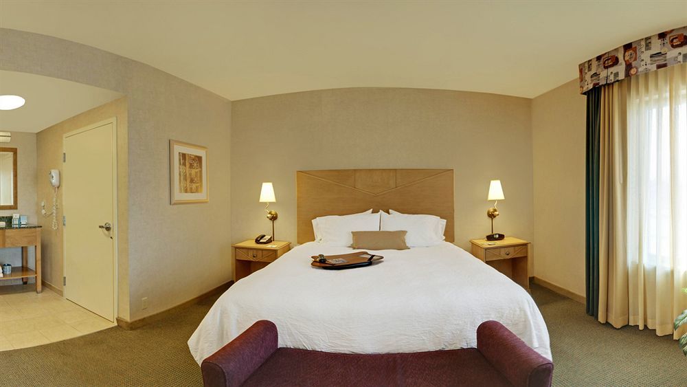 Hampton Inn & Suites Highland Luaran gambar